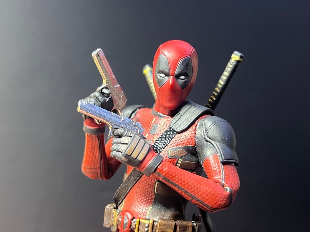 デッドプールフィギュア Thunder Toys 1/12