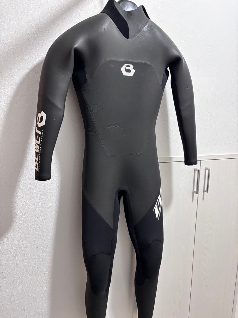 ウェットスーツ　BeWET Wetsuits