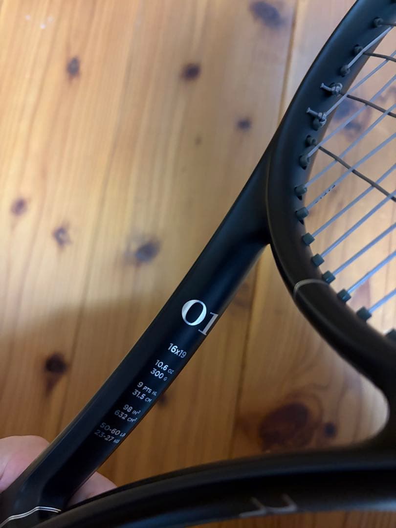 テニスラケット RF01