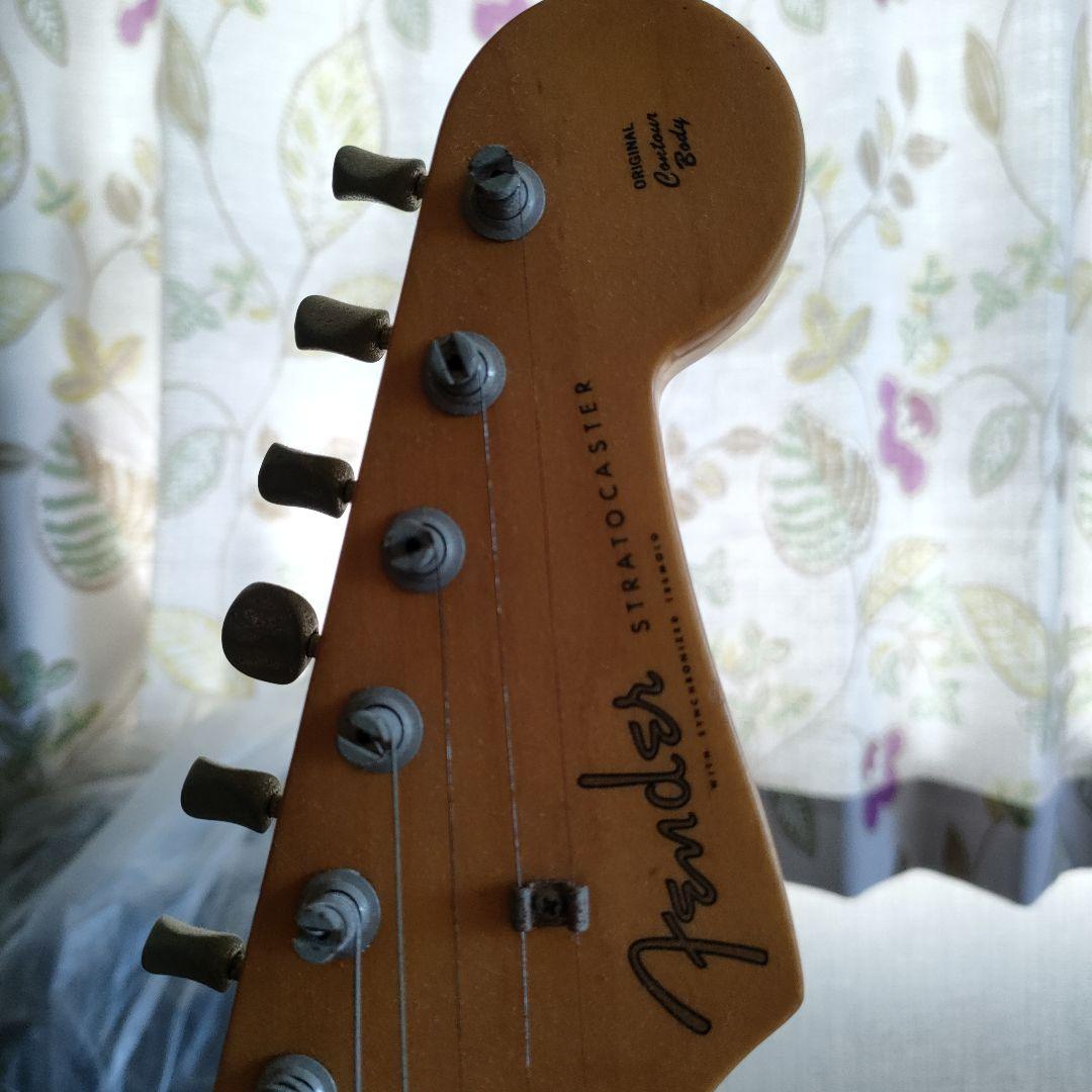 Fender Stratocaster レッドエレキギター
