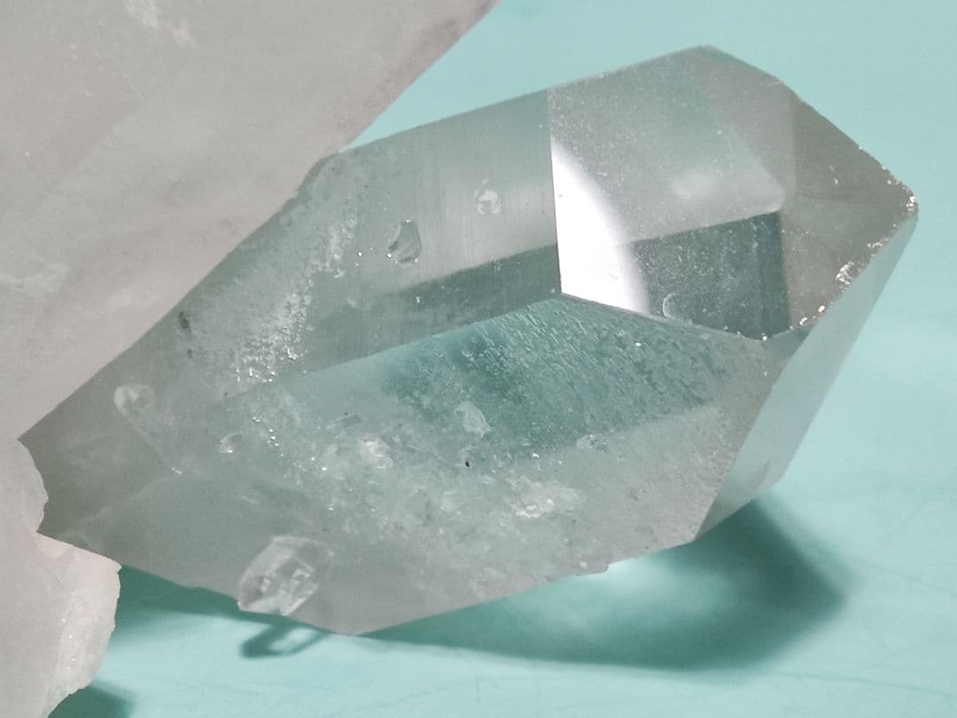 パワーストーン　天然石　ポイント　キーパー入り水晶　677g　No.801