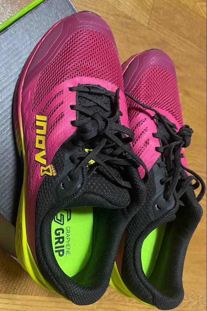 トレイルランニングシューズ　INOV-8 24.5cm