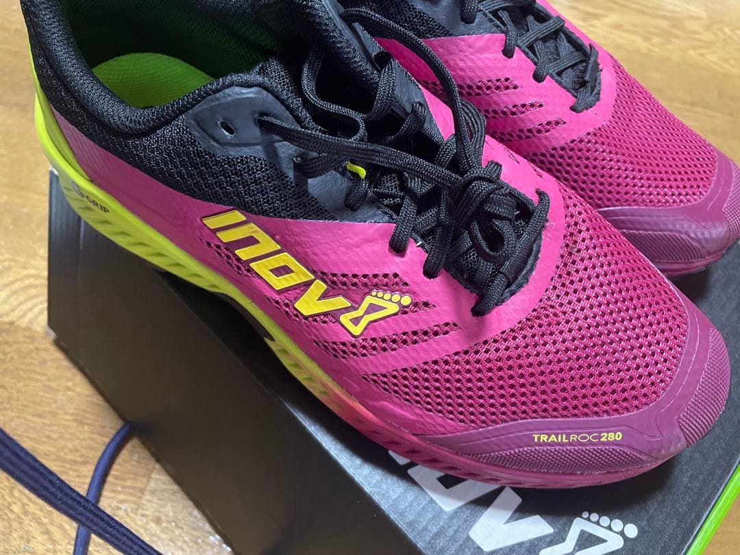トレイルランニングシューズ　INOV-8 24.5cm