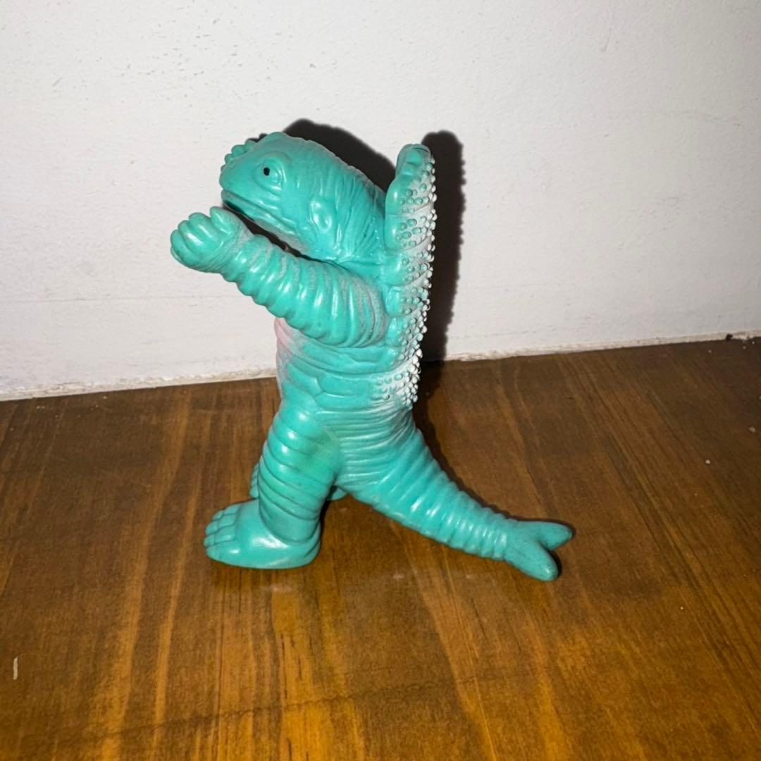 TAA17 ウルトラマン　ブルマァク　怪獣　ミニ　ソフビ　フィギュア 円谷プロ