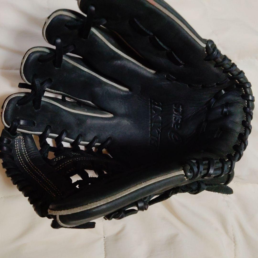 ASICS．．．アシィクス...BＬAXE