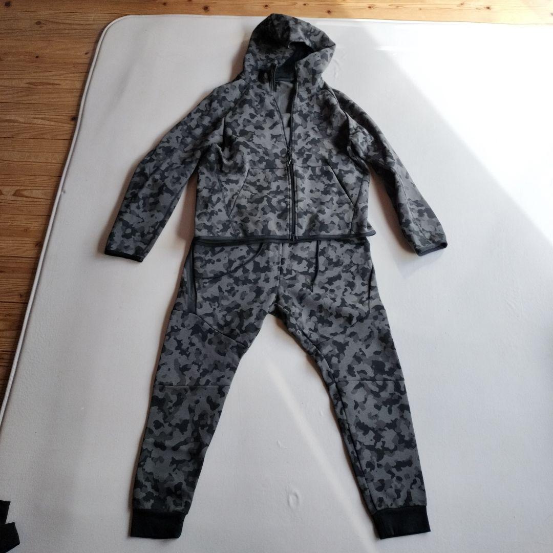 Nike テックフリース 迷彩柄 ジャージ上下セット　ほぼ新品