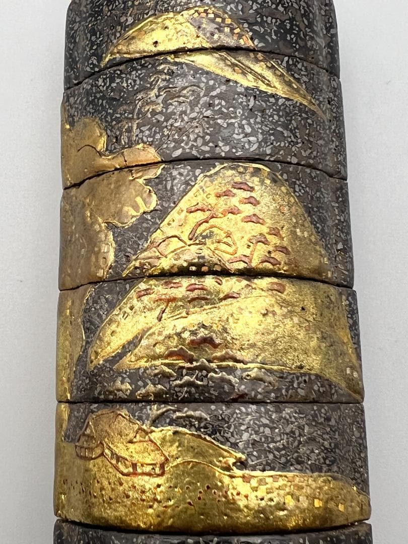 蒔絵五段印籠 風景図蒔絵 金梨地 瓢箪仙人牙根付 瑪瑙 緒締 精細細工 明治時代