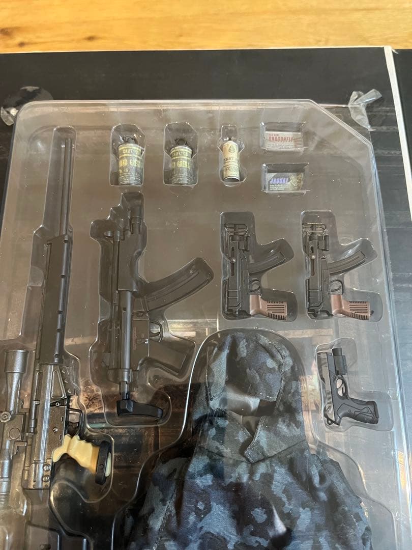 ホットトイズ　バイオハザード5 ジル・バレンタイン バトルスーツ版 フィギュア