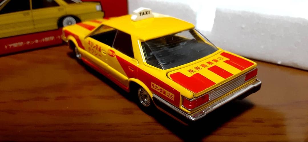 トミカ　ダンディ　 日産　グロリア　タクシー　DJ-014 1/43