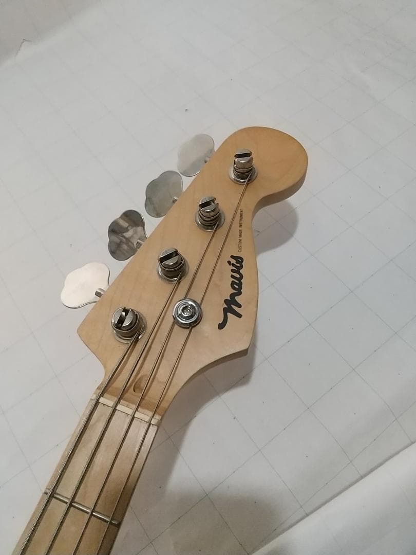 mavisエレキベース