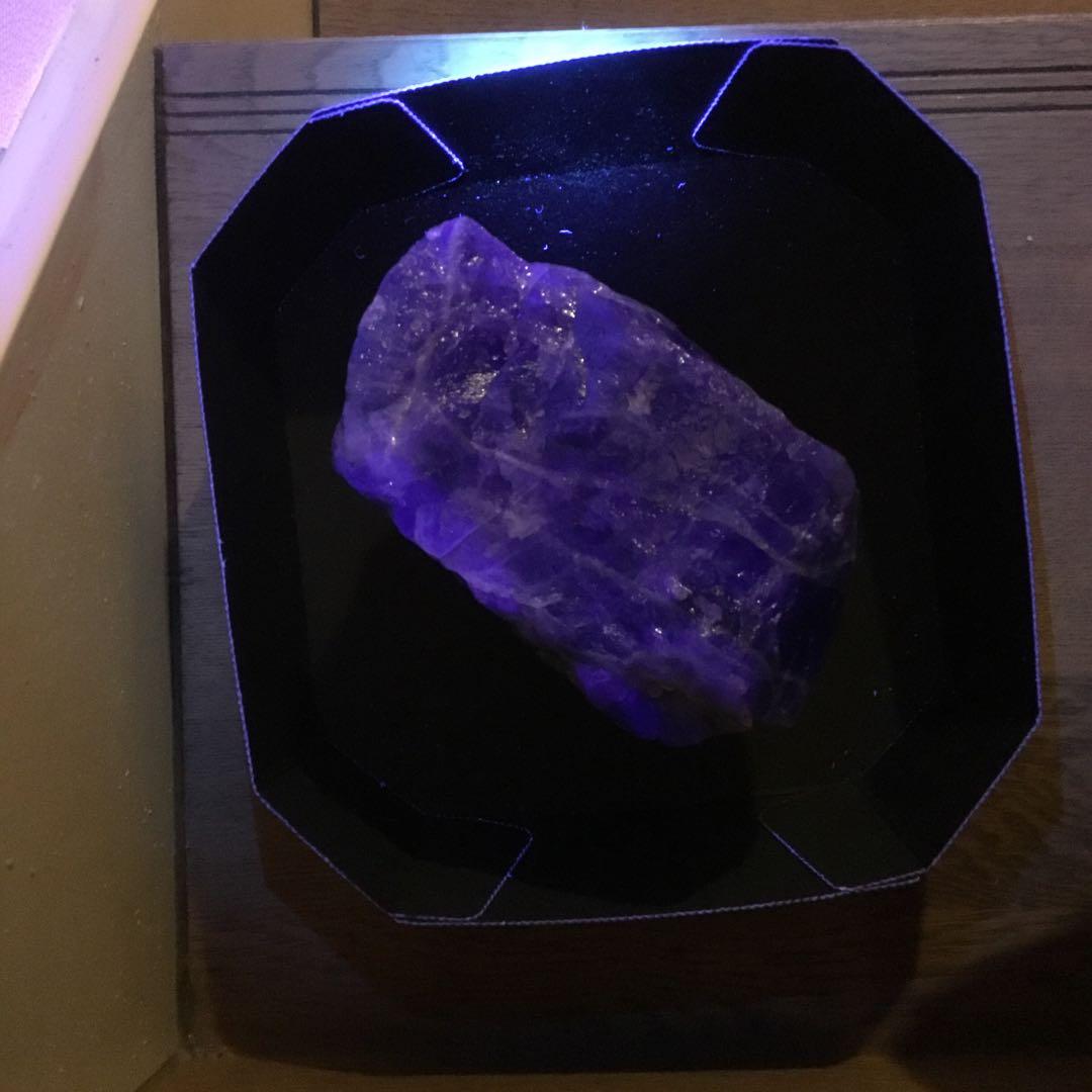 蛍光鉱物　強蛍光フローライト　約1,200g 産地湖南省　蛍石