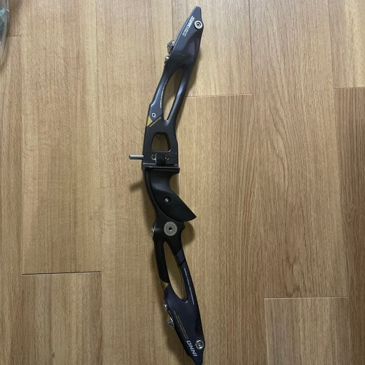 WIN&WIN INNO CXT H25  右射ち用　アーチェリー　ハンドル