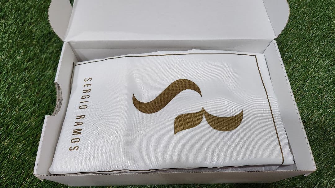 【新品】ミズノ モレリア NEO 4β SR4 JAPAN セルヒオ・ラモス