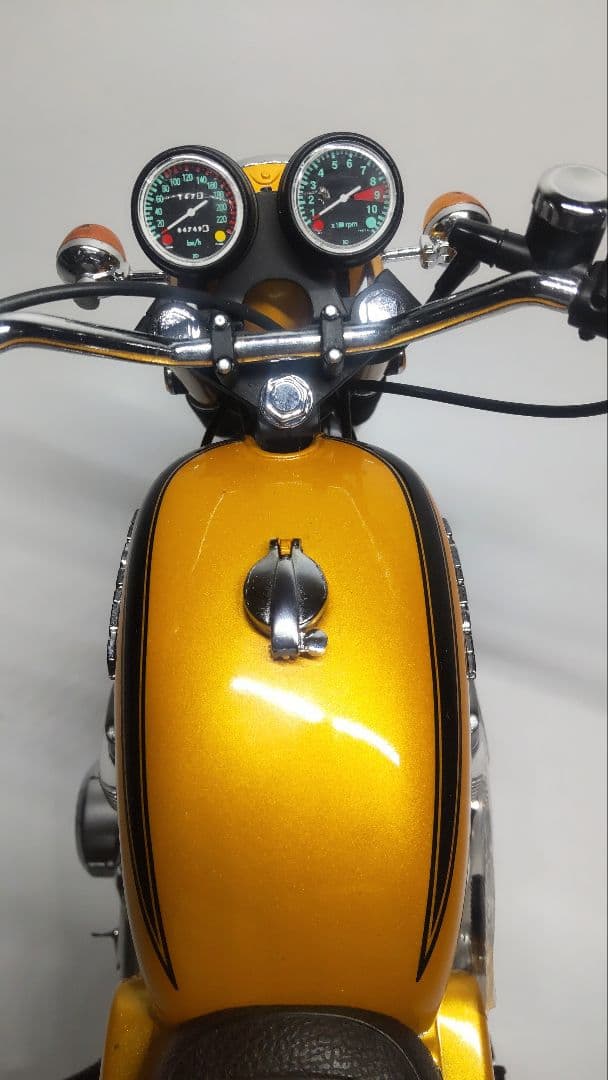 ミニチャンプス 1/6 HONDA CB750 ゴールド　ミニカー　バイク模型