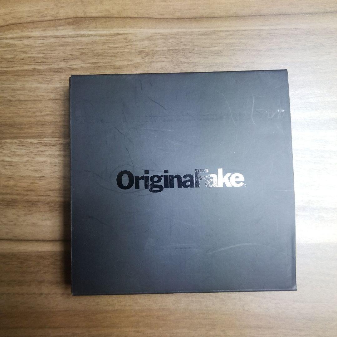 KAWS オリジナルフェイク 青山 タイル 限定 ノベルティ