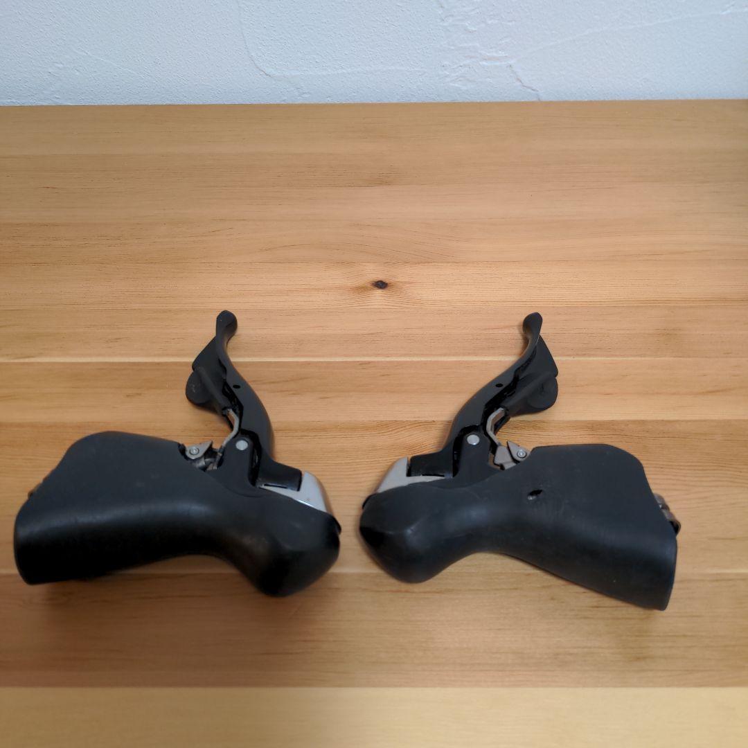 ST-5700 105 2x10s シマノ　新品ブラケットカバー