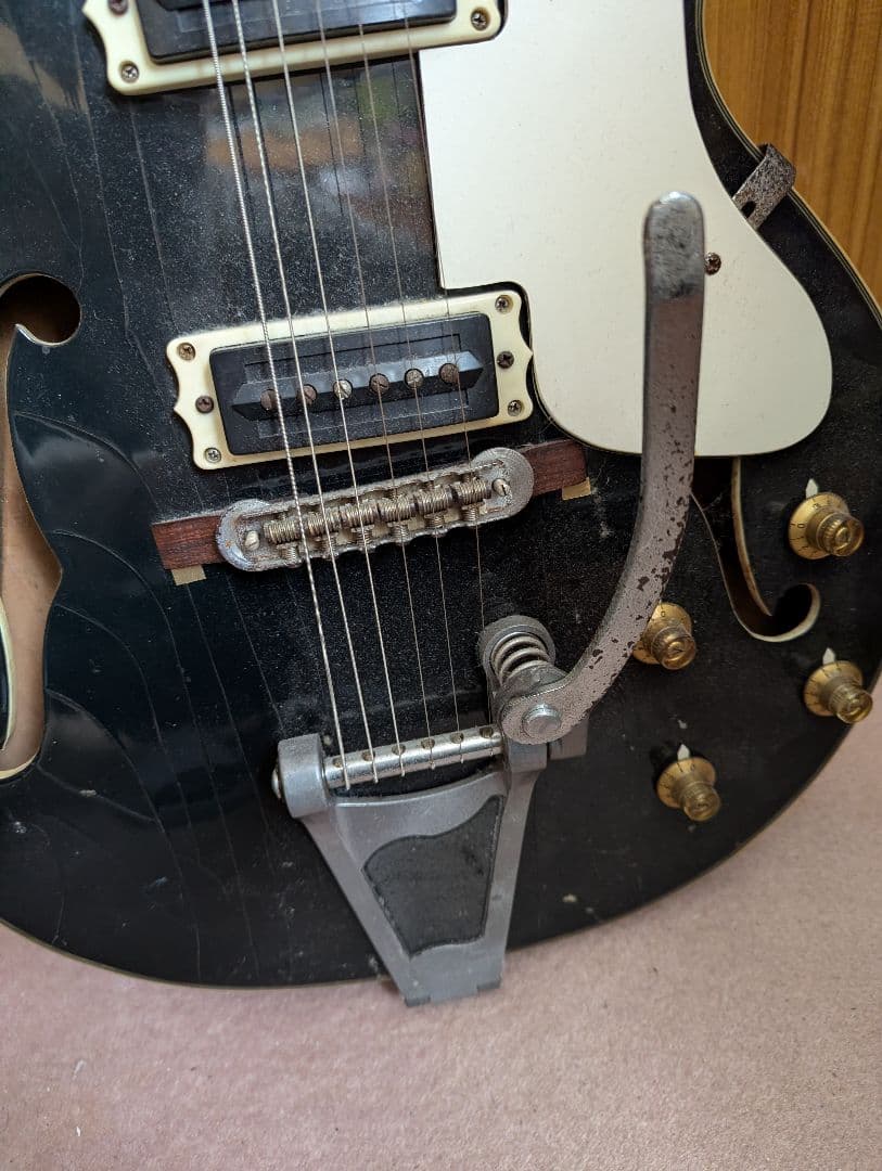 Honey エレキギター ブラック　ビザール