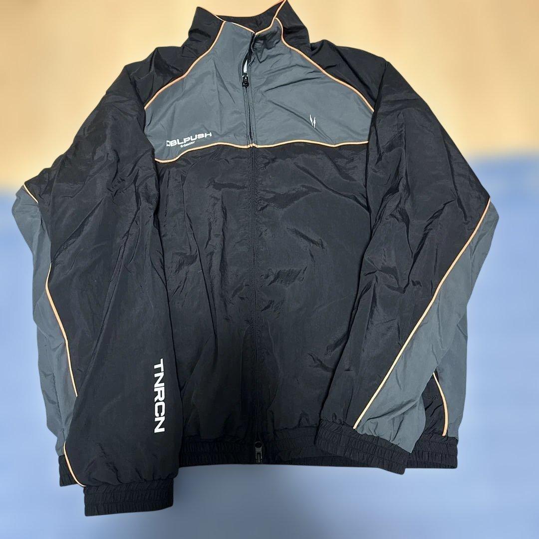 TNRCN ナイロン上下セットL　セットアップ