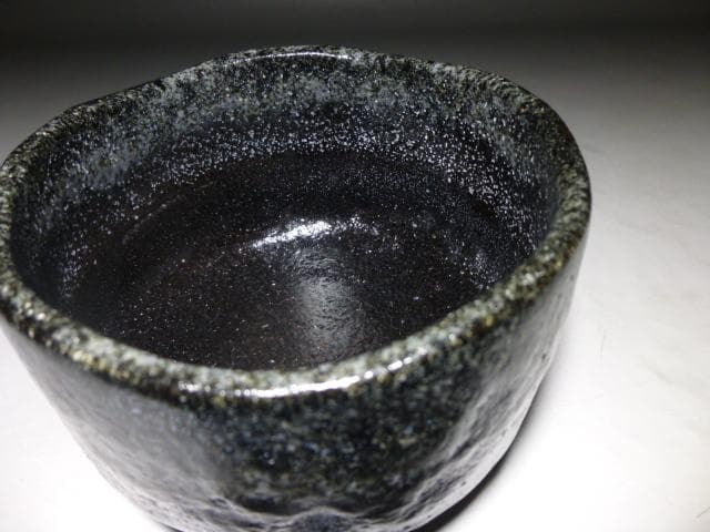 楽吉左衛門　十五代直入　黒茶碗／共箱・共布／銘「紫福」／裏千家十五代　鵬雲斎極め