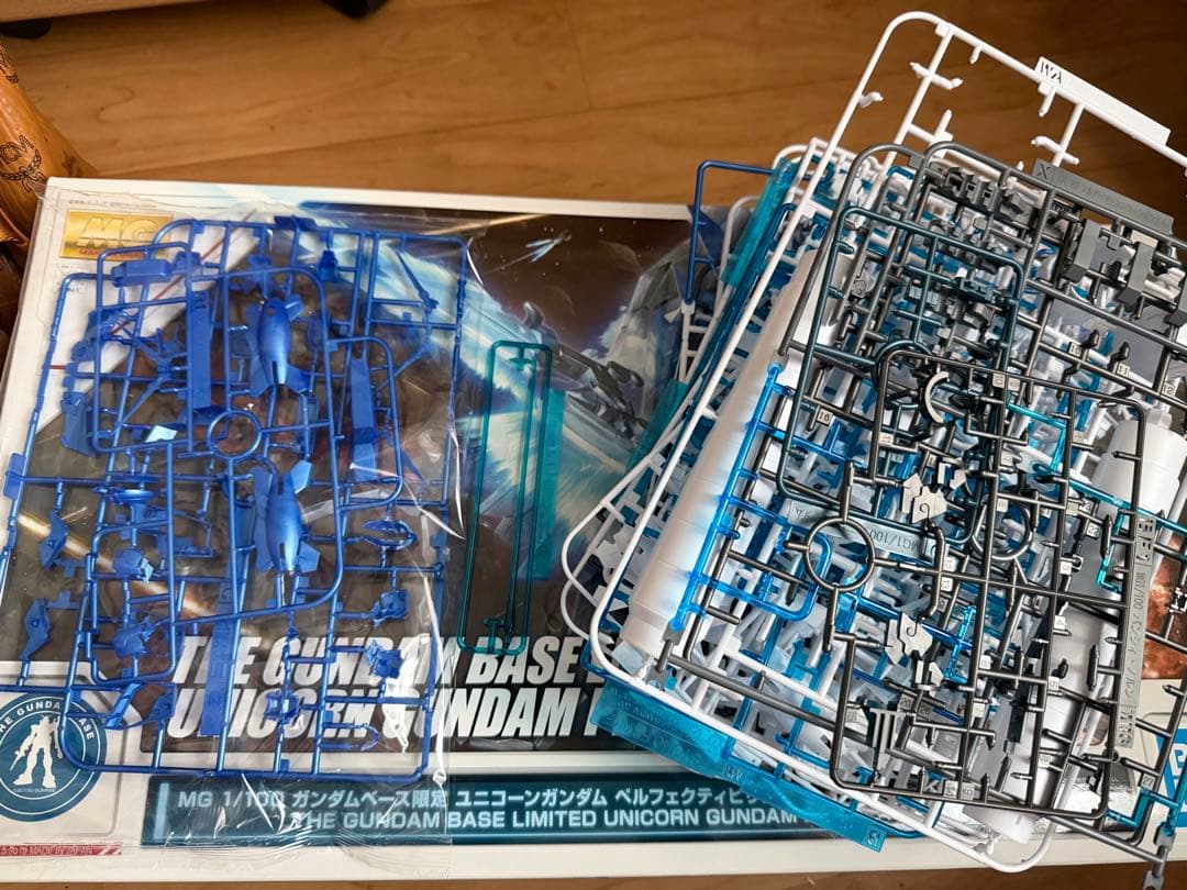 MG 1/100　ユニコーンガンダム　ペルフェクティビリティ　【組み立て済】