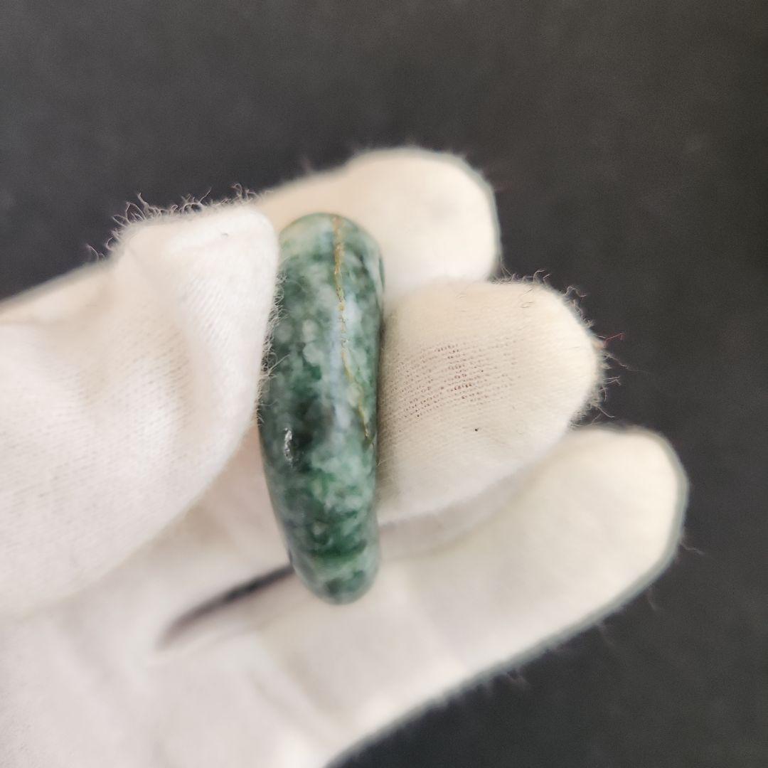 勾玉‥弥生～古墳時代の翡翠製勾玉