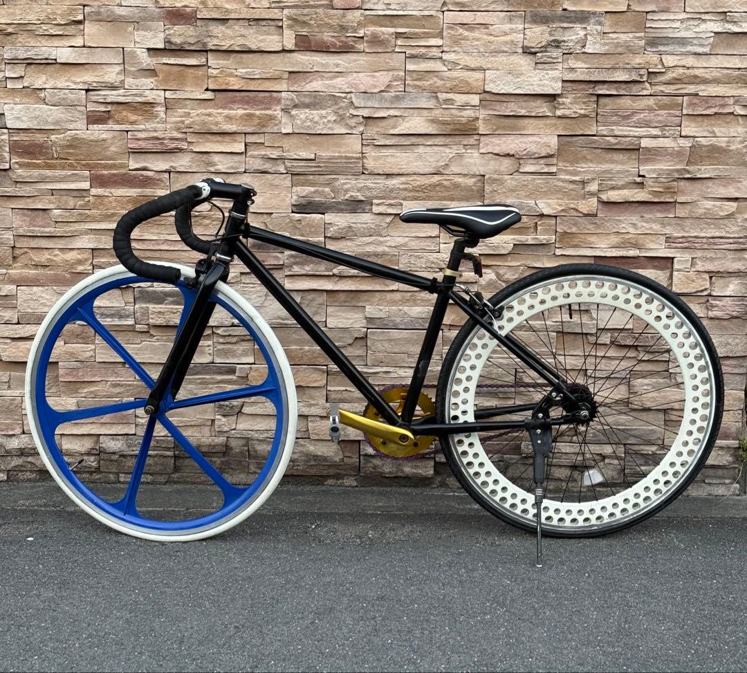 カスタム ピストバイク ドリルドエアロリム × ホワイトウォールタイヤ 自転車