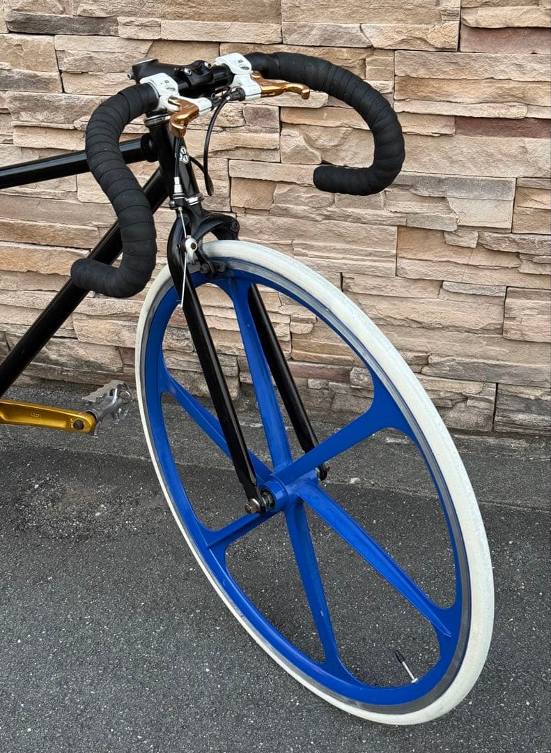 カスタム ピストバイク ドリルドエアロリム × ホワイトウォールタイヤ 自転車