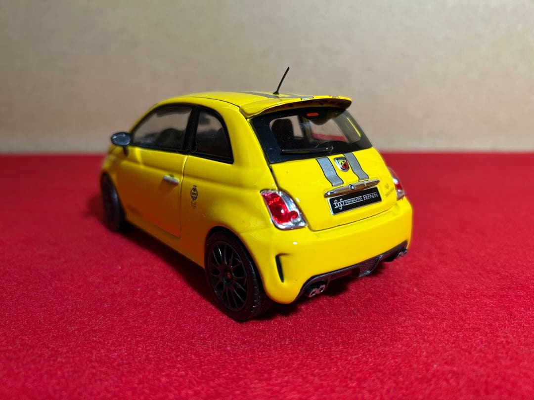 【超超レア】　ブラーゴ　1/24 アバルト 500 トリブート　フェラーリ