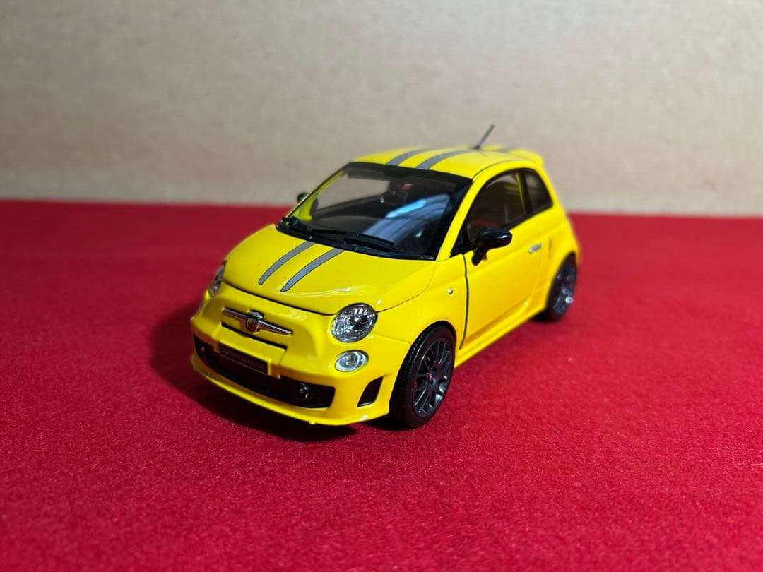 【超超レア】　ブラーゴ　1/24 アバルト 500 トリブート　フェラーリ