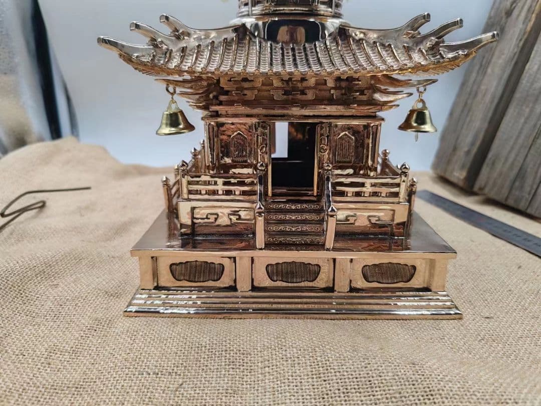 【修縁堂】多宝塔の内部のスペースは大きいです 摩尼宝経書と七宝などがいられます