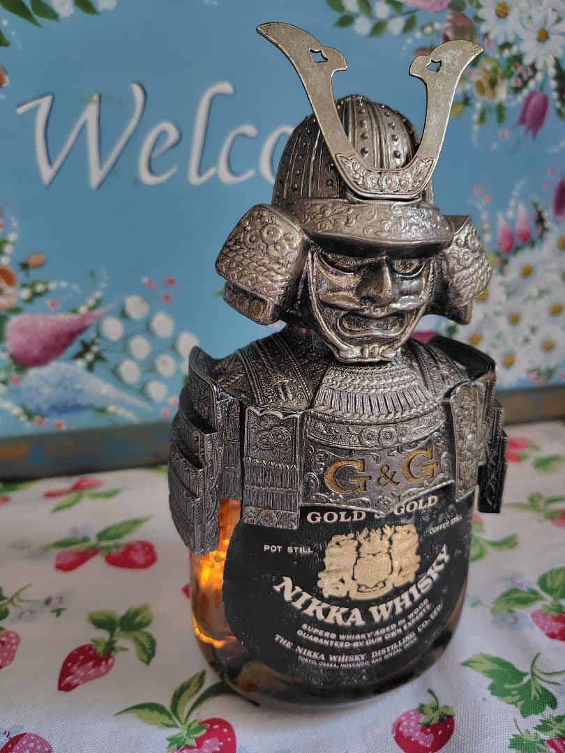 貴重 金属製　 NIKKA WHISKY ニッカウヰスキー　鎧 兜 侍 将軍