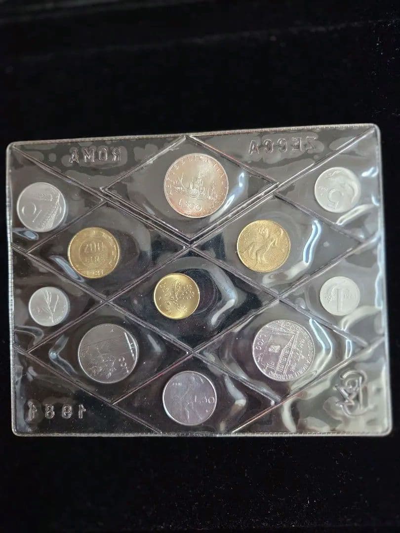 (稀少)イタリア共和国　銀貨と記念貨入りミントセット　11枚　1981