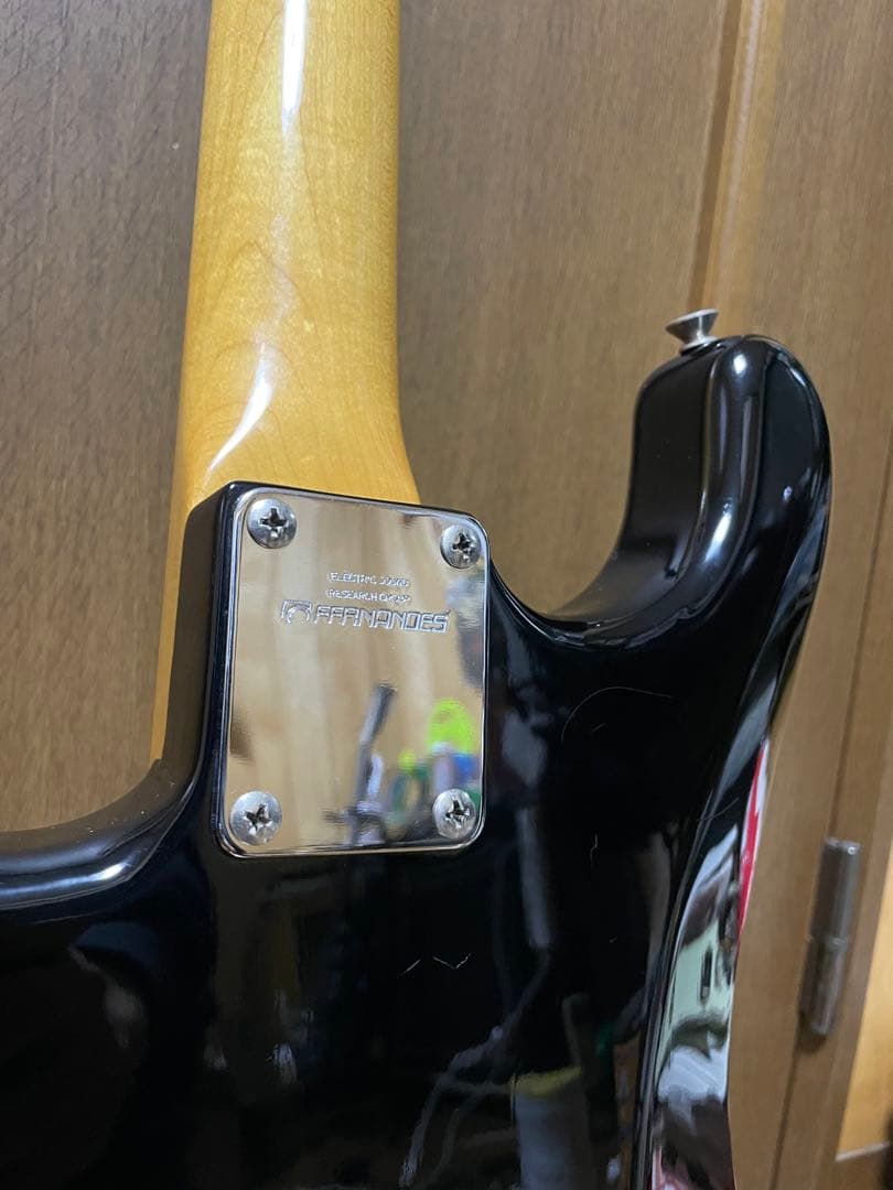 フェルナンデス　リバイバルシリーズ　RST64 ストラトキャスター　消えロゴ