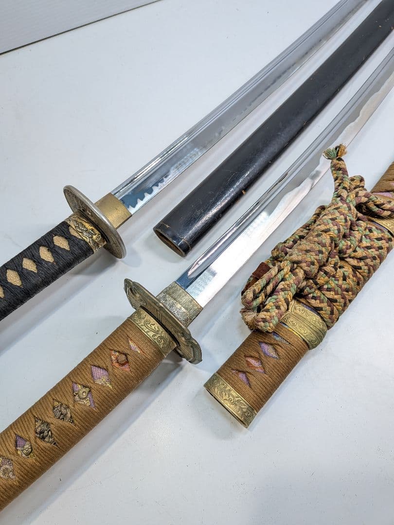 P023 ​模造刀 2本セット 鉄製 太刀 打刀 日本刀 美術刀 ディスプレイ用