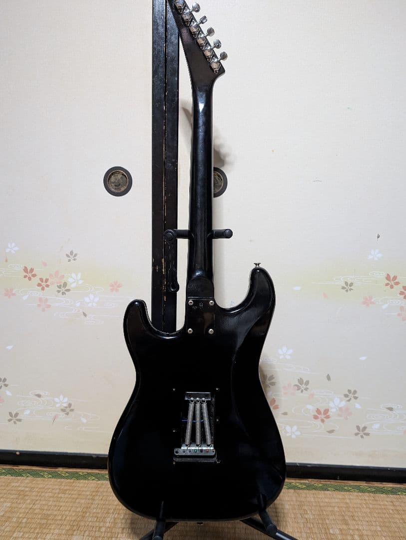 エレキギター ブラック ストラトキャスタータイプ