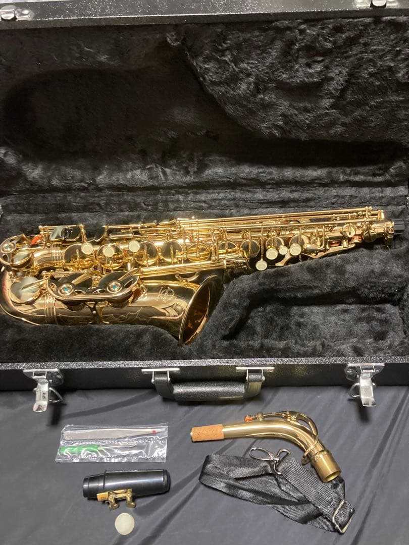 アルトサックス　ケース付
