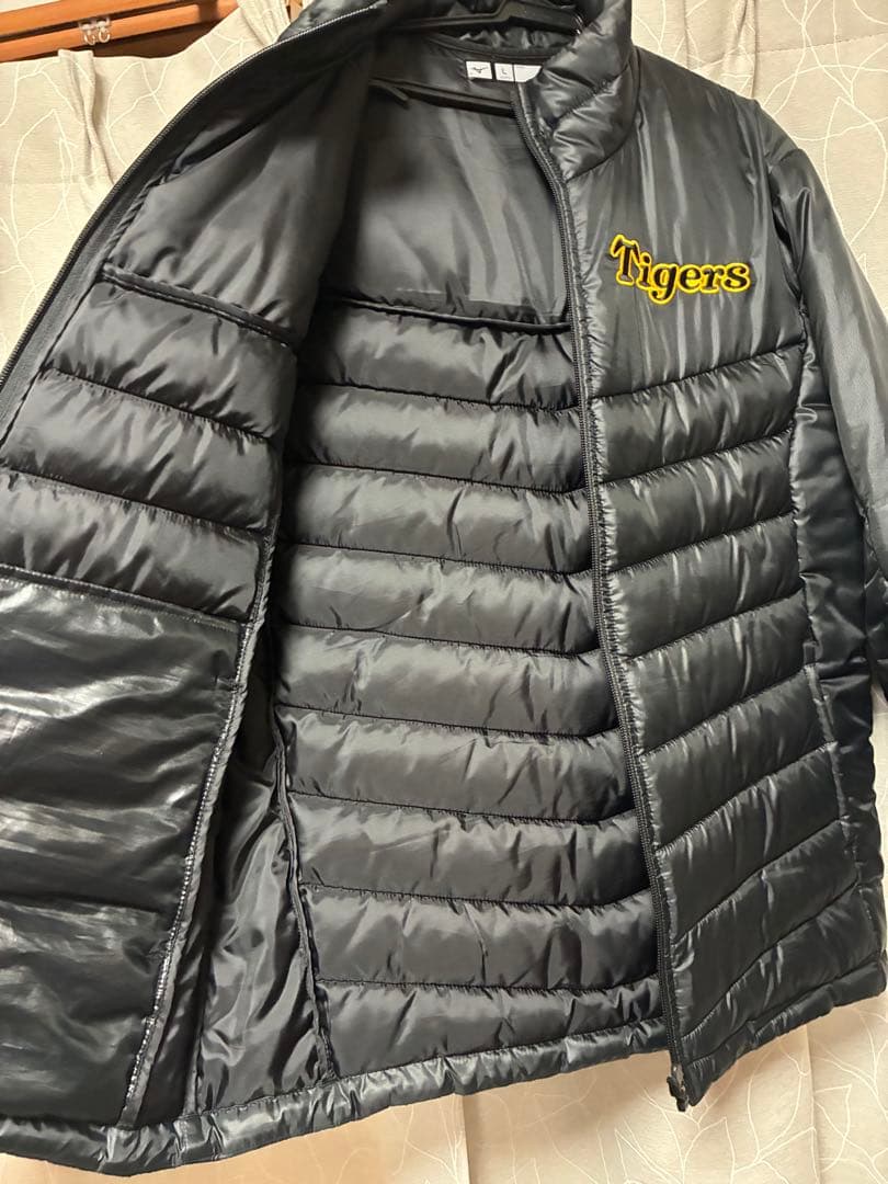 【美品】ミズノ 阪神タイガース ジャケット Lサイズ 黒 ファンクラブ限定