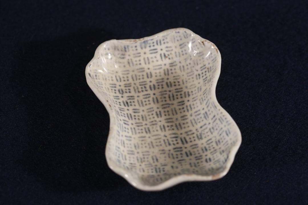 308　古伊万里染付紙摺印判更紗文様豆皿　無疵美品　江戸前期