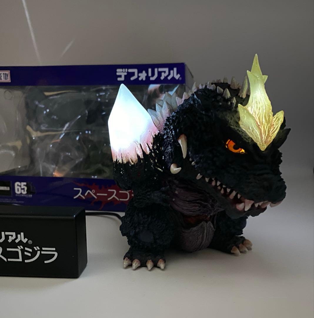 デフォリアル　スペースゴジラ LEDライト付き 限定版