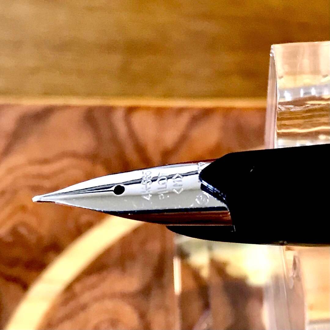 ☆超お勧め☆書き味抜群☆美しいパイロット万年筆エリート格子柄(M)シルバー