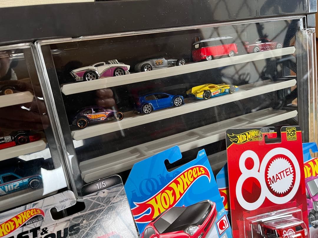 ホットウィール 48個とディスプレイ付き