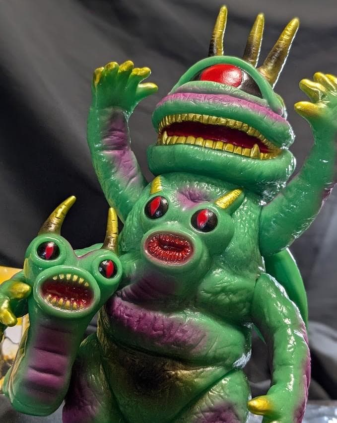 バクラー＋寄生虫「スペクトルマン」登場怪獣（メディコムトイ）蓄光ソフビフィギュア