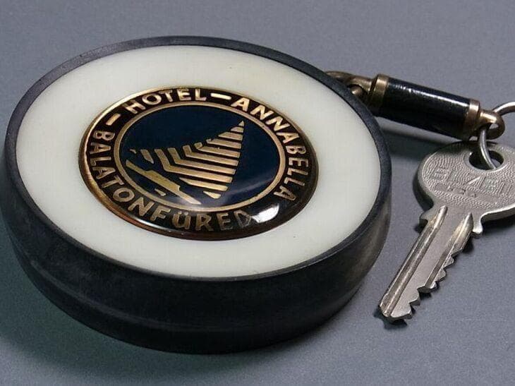 《東欧リゾート》ハンガリー ヴィンテージ バラトンフレド ホテルタグ＆キー