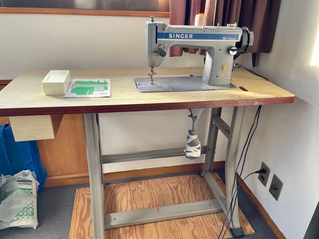 シンガー 職業用ミシン 188 Professional 本体のみ