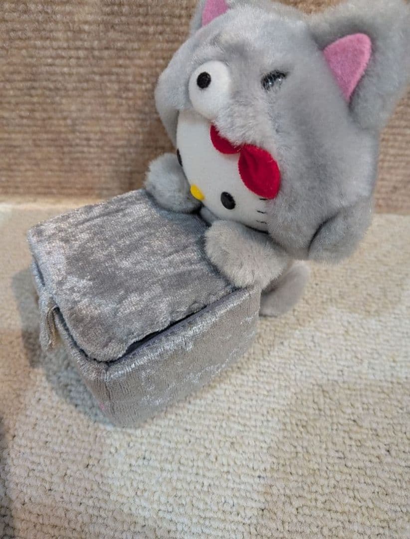 北海道限定　ハローキティ　ギンギツネ　ぬいぐるみ2004年　ぬいぐるみ小物入れ