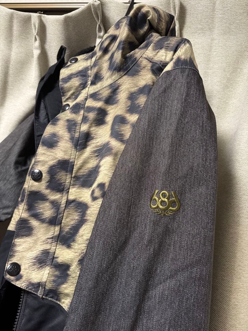 686 ヒョウ柄スノーボードジャケット