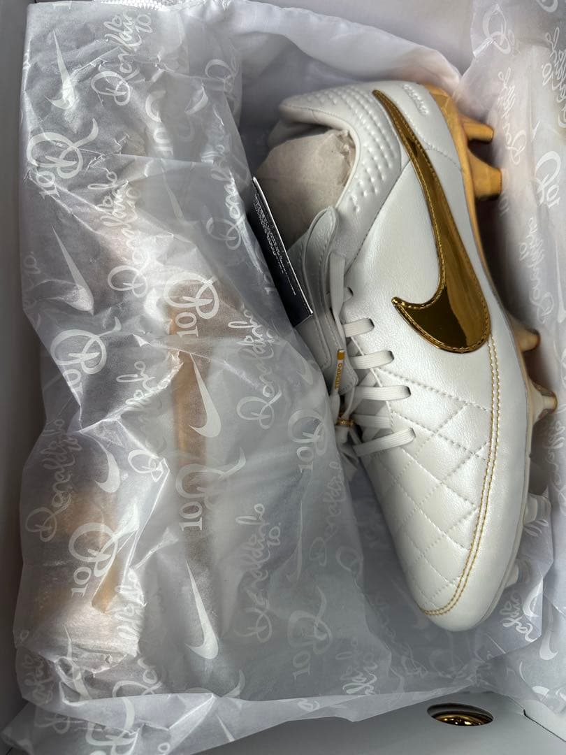 Ronaldinho × Nike Tiempo Legend