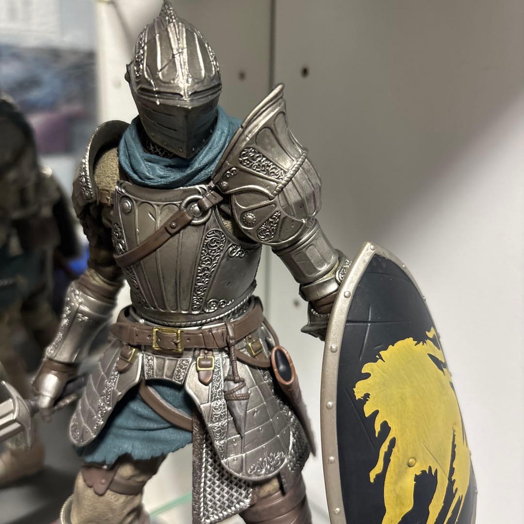 POPUPPARADE Demons Soulsフリューテッドアーマーフィギュア