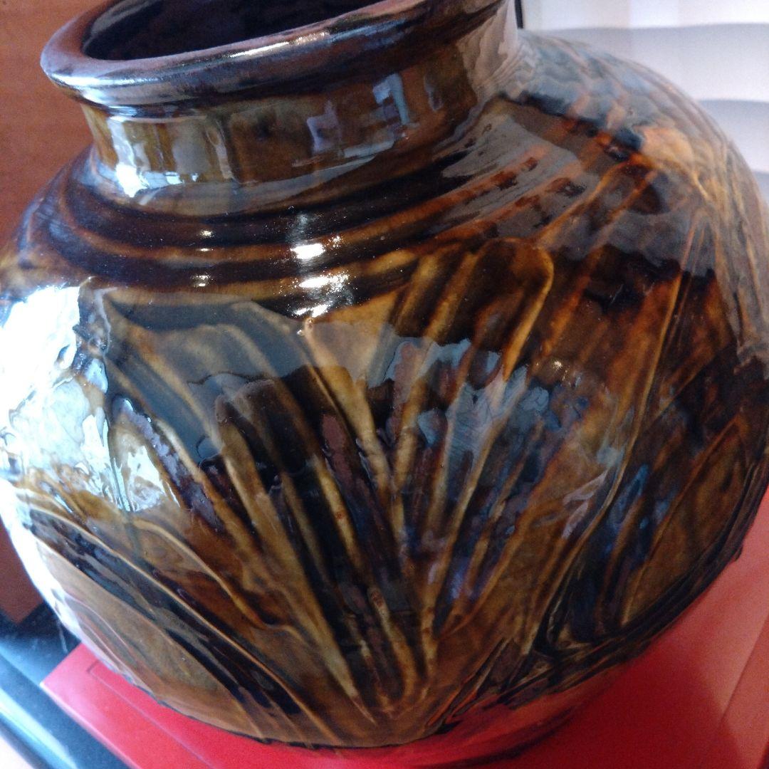 陶器-彫刻模様のある壺屋焼の壺