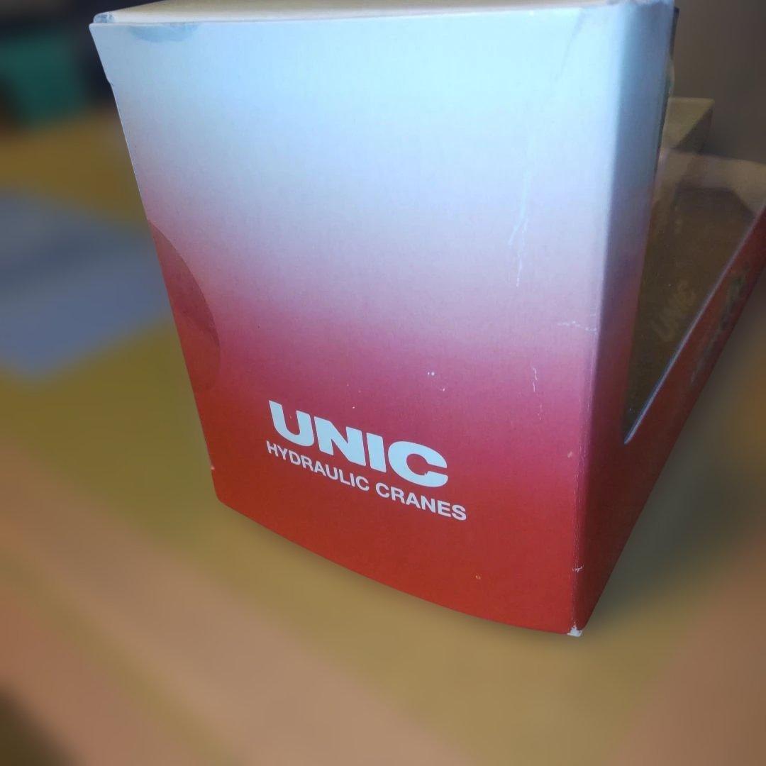 UNIC ユニックエコ クレーン付きトラック　　1/43